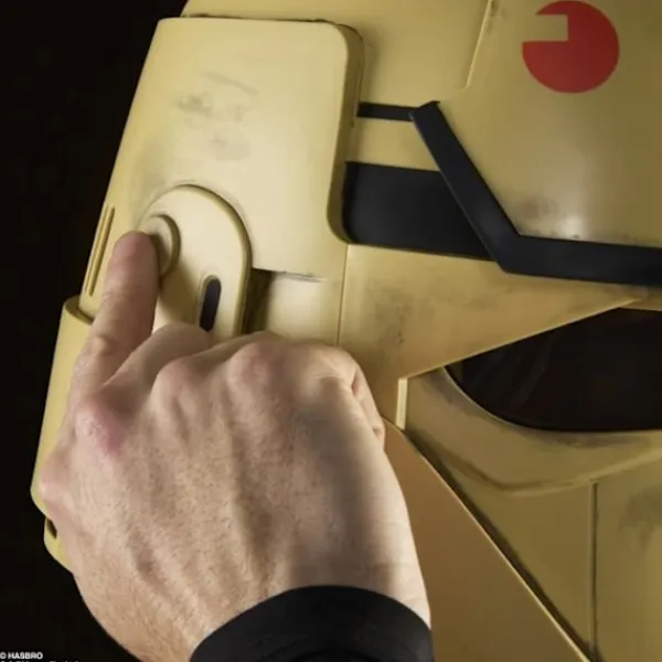 HASBRO Premium elektronisk Shoretrooper-hjälm, cosplayartikel från Star Wars The Black Series: Andor, röstmodulering, från 14 år Flerfärgad> Huvudbonader