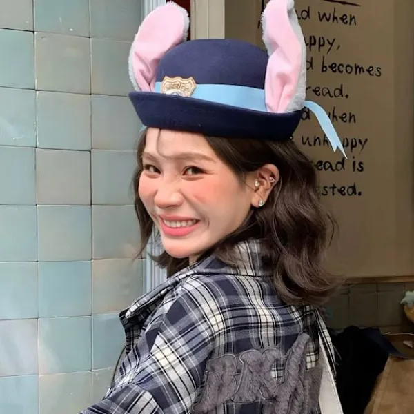 ATELA Söt Judy Hatt Kanin Bowler Zootopia Polis Officer Barn Vuxen Cosplay Hårband Huvudbonad> Huvudbonader